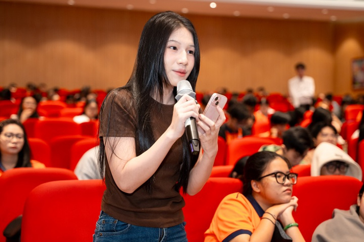 [Video] Ban Điều hành CLB Doanh nhân HUTECH nhiệm kỳ mới ra mắt, đồng hành cùng sinh viên chạm thành công 88