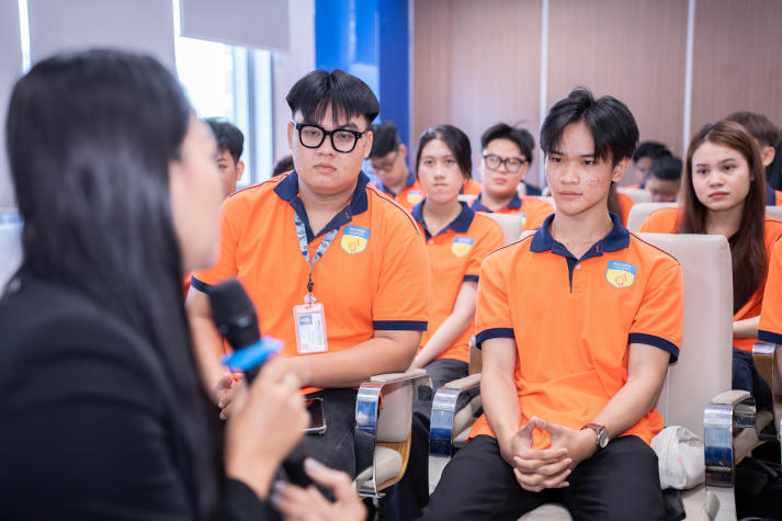 Tham quan thực tế tại Ngân hàng Bản Việt, sinh viên Khoa Luật khám phá cơ hội nghề nghiệp tương lai 64