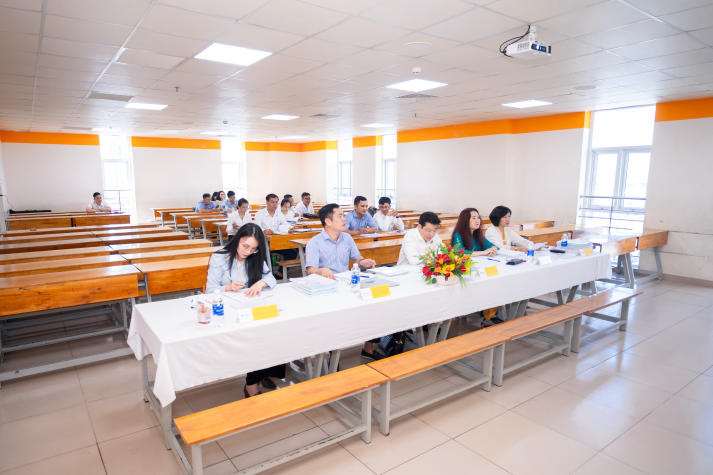 30 học viên HUTECH bảo vệ thành công luận văn/đề án Thạc sĩ ngành Luật kinh tế với nhiều đề tài mang giá trị ứng dụng 11