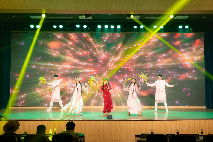 [Video] Sinh viên Quản trị sự kiện “chạm nghề” tại  ELITES EVENTER 50