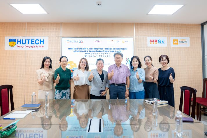 Cội rễ văn minh từ tinh thần gắn kết: Bài học GS. Yoo Kwon Jong chia sẻ với sinh viên 72