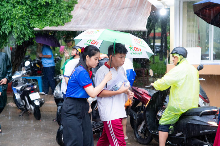 Tuổi trẻ HUTECH tiếp sức mùa thi 2025: Lan tỏa yêu thương, đồng hành cùng sĩ tử 78