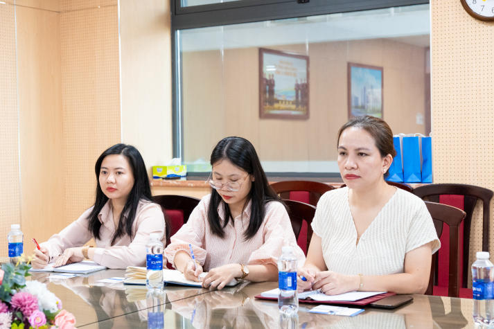 HUTECH works with Woosong University to promote academic exchange for faculty and students 15