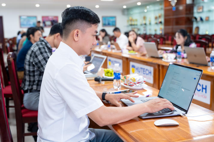 Giảng viên HUTECH ứng dụng AI trong giảng dạy, bắt nhịp chuyển đổi số 64
