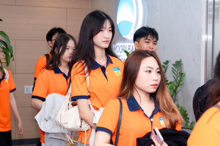 Sinh viên Khoa Tài chính - Thương mại tiếp cận thực tế nghề ngân hàng tại Woori Bank 31