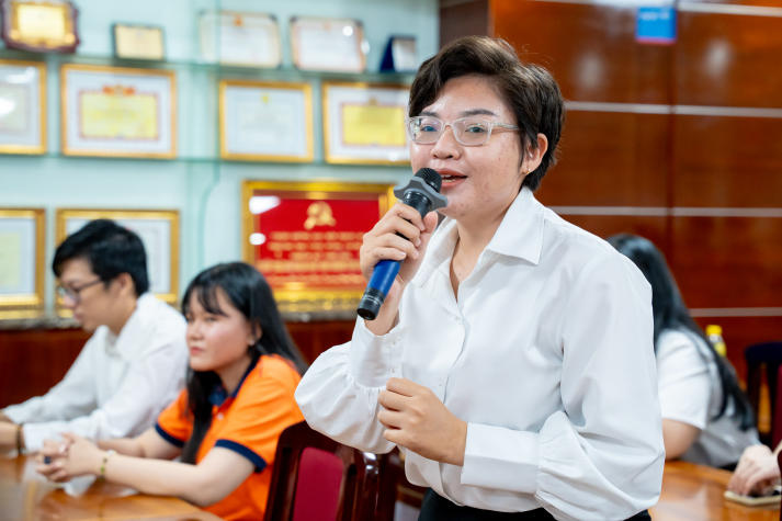 Hội nghị Tổng kết Khoa Tiếng Anh: Nỗ lực - Thành tích - Khát vọng mới 76