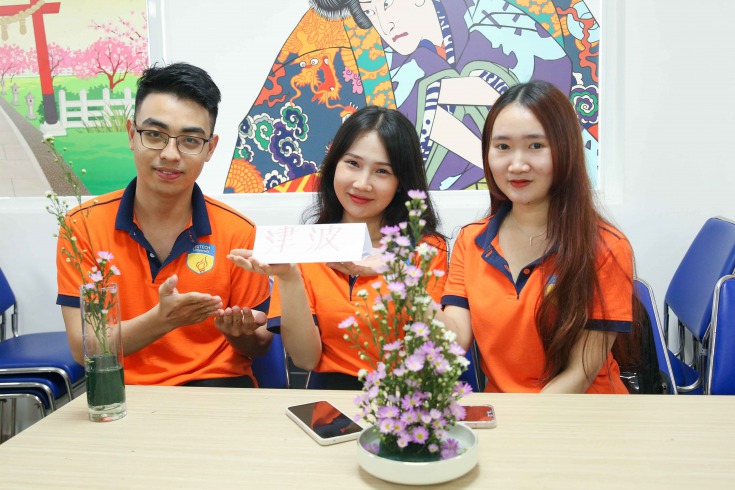 Sinh viên Nhật Bản học HUTECH bày tỏ lòng tri ân thầy cô qua những giỏ hoa nghệ thuật Ikebana 51