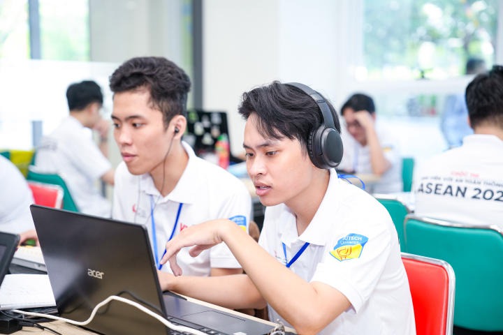 Sôi nổi vòng Chung khảo cuộc thi "Sinh viên với An toàn thông tin ASEAN 2023" tại HUTECH 81
