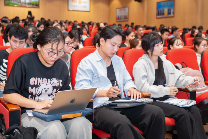 Hiểu khách hàng để làm Marketing: Bài học thực chiến của sinh viên Khoa Truyền thông - Thiết kế 25