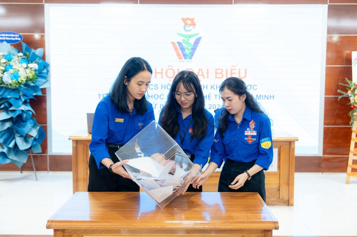 Đại hội Đại biểu Đoàn TNCS Hồ Chí Minh lần thứ IV của Khoa Dược tràn đầy khát vọng vươn xa 74