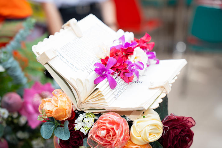 [Ảnh] Khoảnh khắc đẹp tại cuộc thi cắm hoa 20/11: Sinh viên HUTECH gửi trọn yêu thương đến các nhà giáo 91