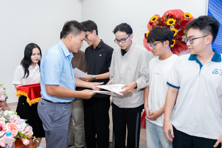 [Video] HUTECH đăng cai Chung kết OAI HCMC 2025: “Sàn đấu” AI mở ra cơ hội chinh phục công nghệ số 117