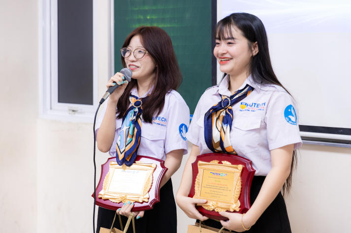 Khoa Marketing - Kinh doanh quốc tế “tiếp lửa” phong trào, kiện toàn nhân sự Đoàn - Hội 53