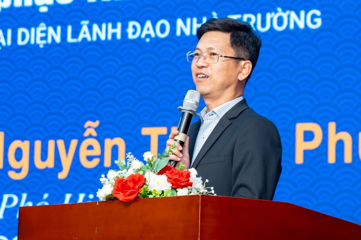 Thêm hành trang để chinh phục ngành Hàng không cho sinh viên HUTECH 20