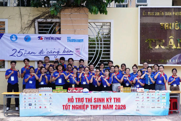 220 tình nguyện viên HUTECH sẵn sàng tiếp sức sĩ tử tại 5 điểm thi tốt nghiệp THPT 2026 25