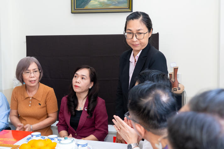Truy tặng Huy hiệu 40 năm tuổi Đảng cho cố đồng chí Cao Tùng Anh 18