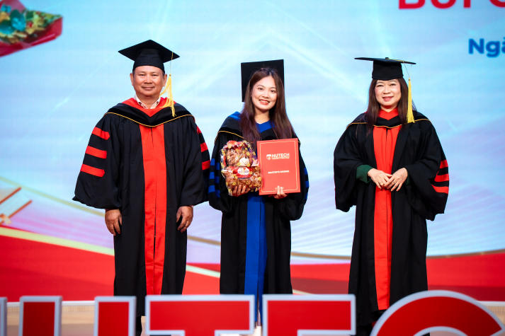 Lễ trao bằng tốt nghiệp HUTECH: Dấu son cho hành trình bền bỉ chinh phục tri thức 43