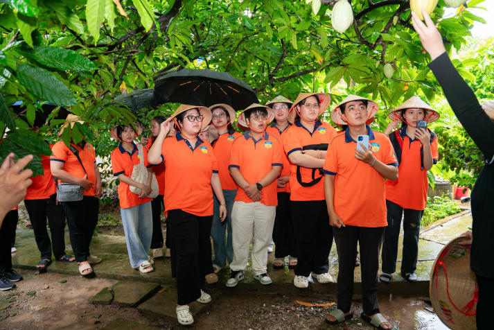 Sinh viên Công nghệ thực phẩm học từ trải nghiệm, hiểu sâu quy trình sản xuất socola Việt 35