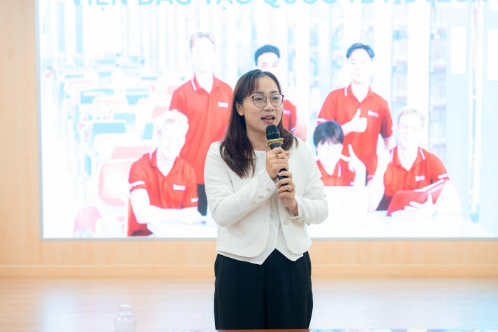 Học sinh THPT “đắm mình” trong không gian nghiên cứu tại Open Lab Day HUTECH 107