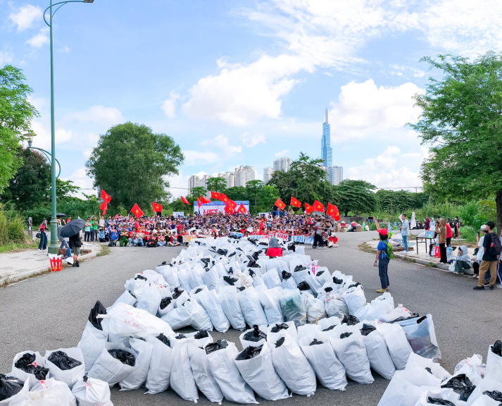 Sinh viên Khoa Trung Quốc học HUTECH lan tỏa tinh thần sống xanh tại Chiến dịch “Clean Up Việt Nam” lần thứ 7 72