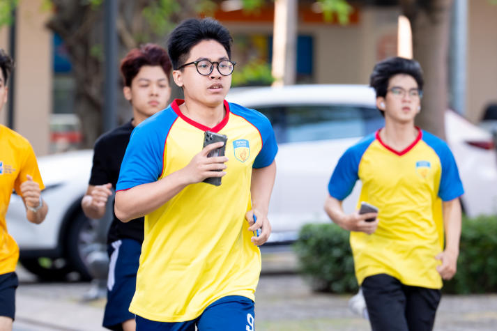 Cùng chạy việt dã, HUTECH-ers lan tỏa tinh thần trẻ trung - năng động - bản lĩnh 45