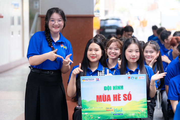 [Video] Gần 500 chiến sĩ Mùa hè xanh 2026 HUTECH ra quân, mang sức trẻ đến với cộng đồng 65