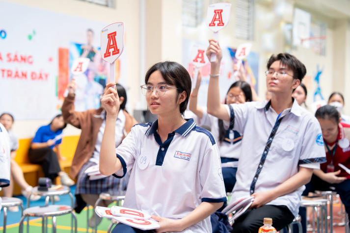 Học sinh các trường phổ thông tại Quận Bình Thạnh hào hứng tham gia cuộc thi về văn hóa Nhật Bản tại HUTECH 52