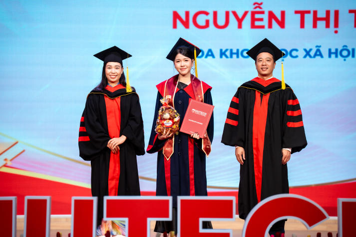 Tân cử nhân HUTECH vững vàng hành trang, rộng mở hành trình mới 23