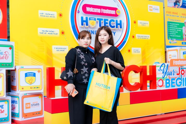 [Video] Thí sinh 2K8 rộn ràng ngày đầu nhập học, sẵn sàng cho năm học mới tại HUTECH 56
