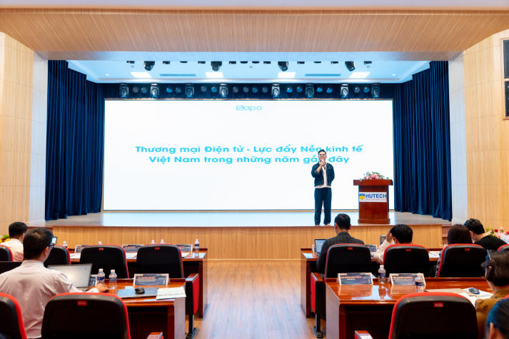 [Video] Gen Z HUTECH “bắt trend” kinh doanh số cùng loạt chuyên gia 74