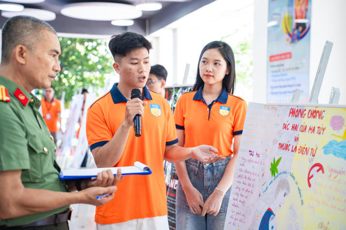 Sinh viên HUTECH lan tỏa thông điệp sống khỏe, nói không với ma túy và thuốc lá điện tử 118