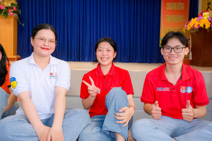 “Bát cháo đêm đông” - Hơi ấm yêu thương từ tuổi trẻ Viện Công nghệ Việt - Nhật HUTECH 8