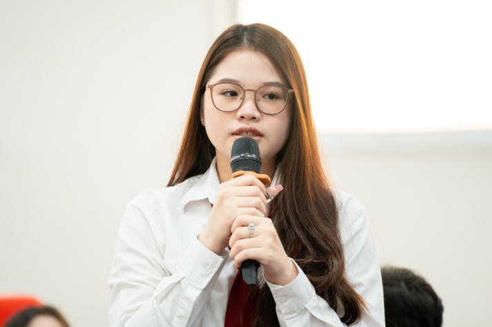 [Video] CEO Nguyễn Quốc Kỳ kể chuyện chinh phục ước mơ cùng sinh viên HUTECH 122