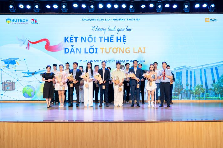 [Video] Cựu sinh viên tiếp lửa nghề nghiệp cho sinh viên Khoa Quản trị Du lịch - Nhà hàng - Khách sạn 24