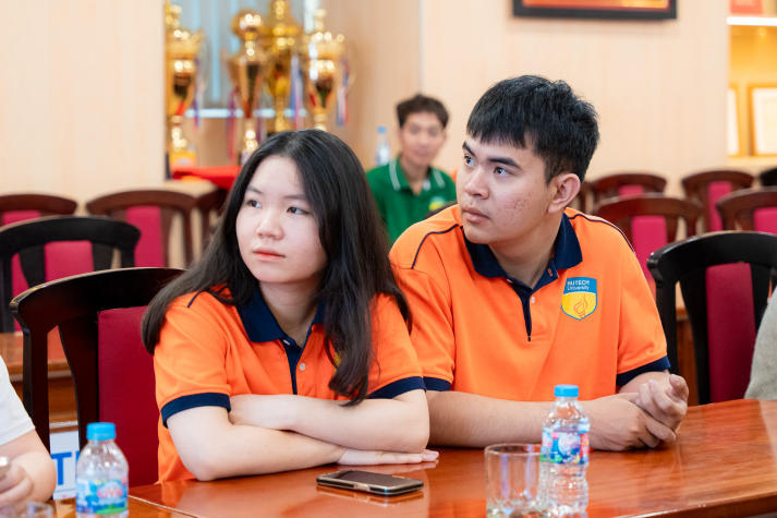 Sinh viên Viện Khoa học Ứng dụng trang bị kỹ năng nhận diện các tác nhân vi sinh gây hại trong chuỗi cung ứng thực phẩm 47