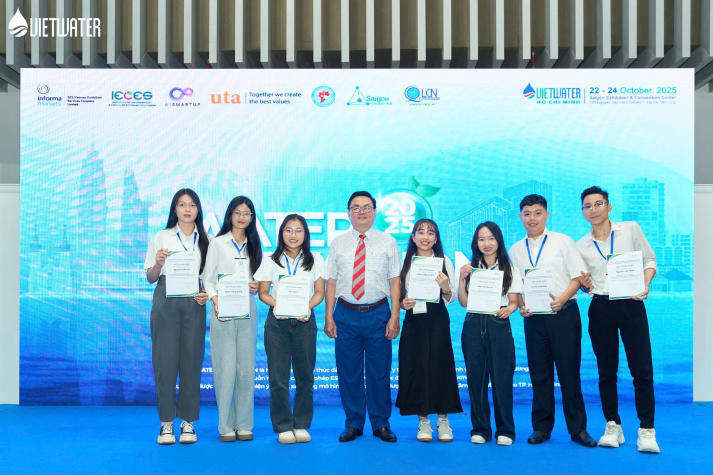 Sinh viên Quản lý tài nguyên và môi trường giành giải Nhì tại Water Hackathon 2025 54
