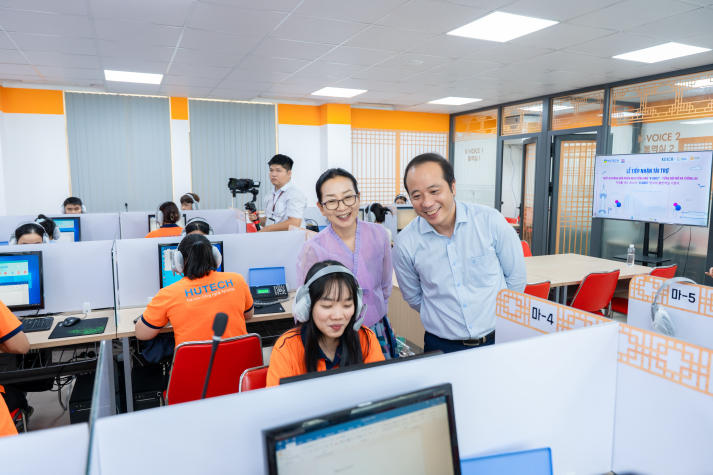HUTECH enhances Korean language learning experience with international standard “K-VOICE” Interpretation and Translation Lab 95