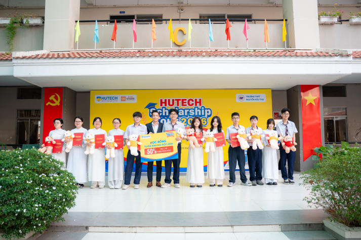 [Ảnh] HUTECH Scholarship Tour 2026 “phủ sóng” học bổng xuyên Việt,  tiếp sức sĩ tử chạm tương lai 58