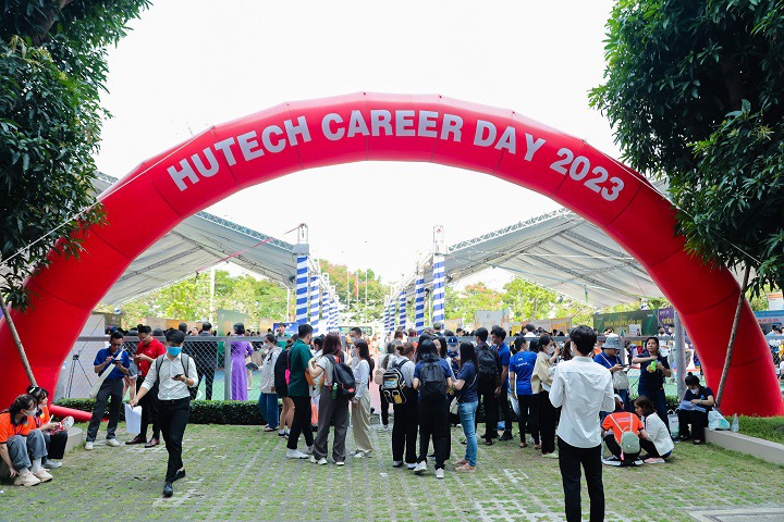 66 Businesses "Landed" HUTECH Career Day 2023 Bringing  More Than 4,800 jobs To Students 126