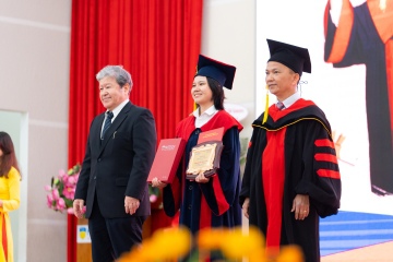 [Video] Tân Cử nhân, Kỹ sư Viện Công nghệ Việt - Nhật HUTECH tốt nghiệp trong niềm hân hoan và xúc động 89