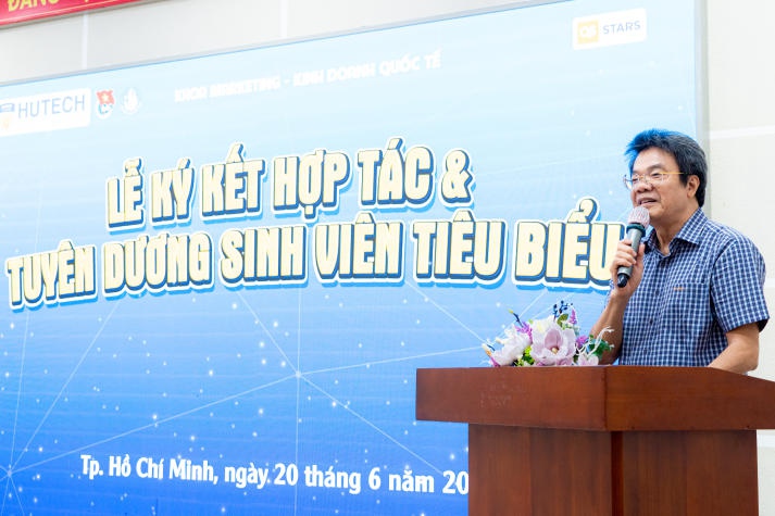 Khoa Marketing - Kinh doanh quốc tế tuyên dương gần 600 sinh viên tiêu biểu Học kỳ I 2023-2024 21