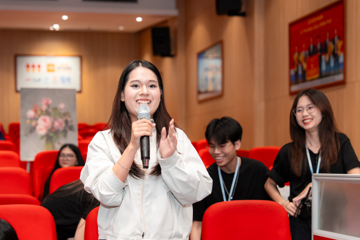 [Video] Sinh viên Digital Marketing kể chuyện văn hóa ba miền qua “Dọc Nét Việt” 56