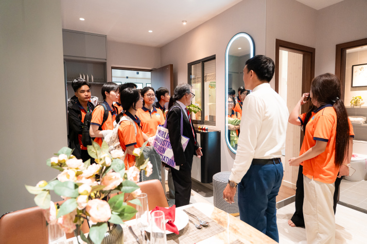 Sinh viên Khoa Kiến trúc - Xây dựng tiếp cận thực tiễn kiến trúc và thiết kế nội thất tại BCONS 52