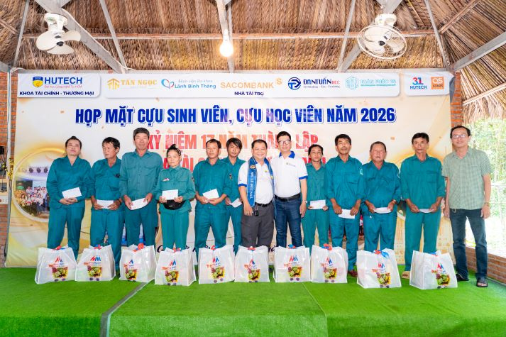 [Ảnh] Khoa Tài chính - Thương mại kỷ niệm 17 năm thành lập, nối dài hành trình “Kết nối yêu thương” 105