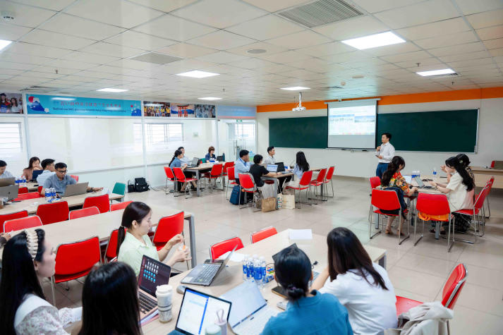 VJIT nâng cao năng lực giảng dạy cho giảng viên qua tập huấn học phần “Tư duy thiết kế dự án” 14