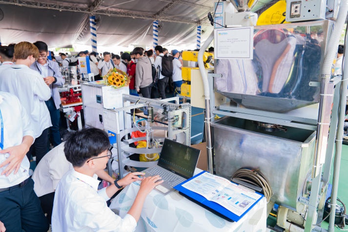 [Video] Học “chất” như sinh viên HUTECH: tự tay thực hiện loạt đồ án hoành tráng 69