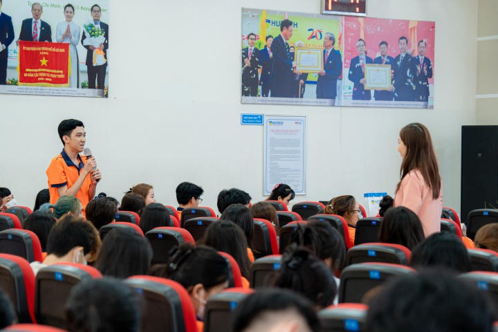 Chuỗi tập huấn “ Kỹ năng chinh phục nhà tuyển dụng” mang đến nhiều thông tin giá trị cho sinh viên HUTECH 64