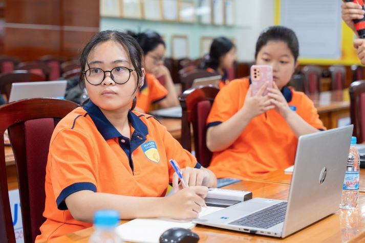 Sinh viên Khoa Tài chính - Thương mại trải nghiệm tạo Video & App bằng AI “No-code” 33