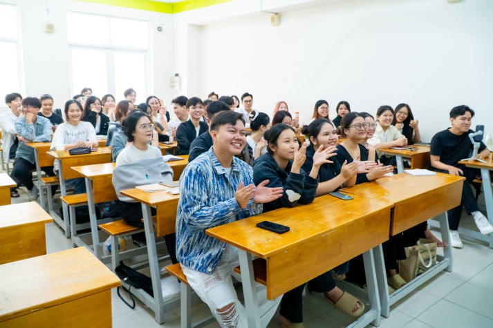 MC Quang Bảo bật mí “tips” xây dựng thương hiệu cá nhân cho sinh viên Quan hệ công chúng HUTECH 27