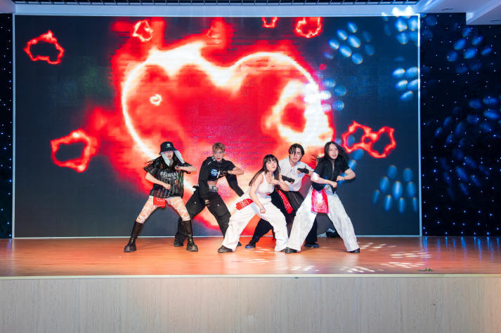 [Video] 17 cá tính nghệ thuật sẽ bùng nổ sân khấu Chung kết HUTECH’s Got Talent 2026 132